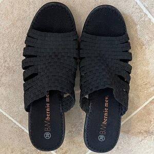 Bernie Mevs black sandals